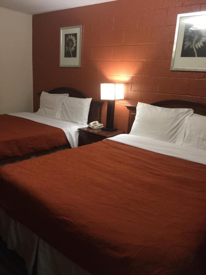 Hope Inn Lenox 외부 사진
