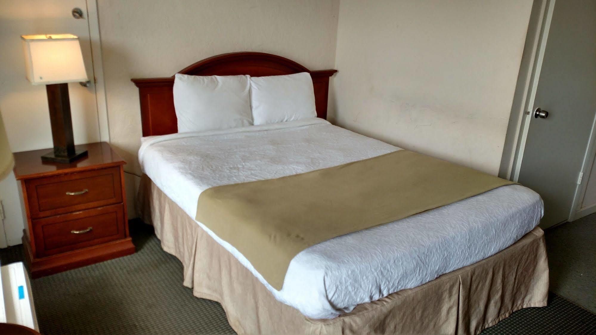 Hope Inn Lenox 외부 사진
