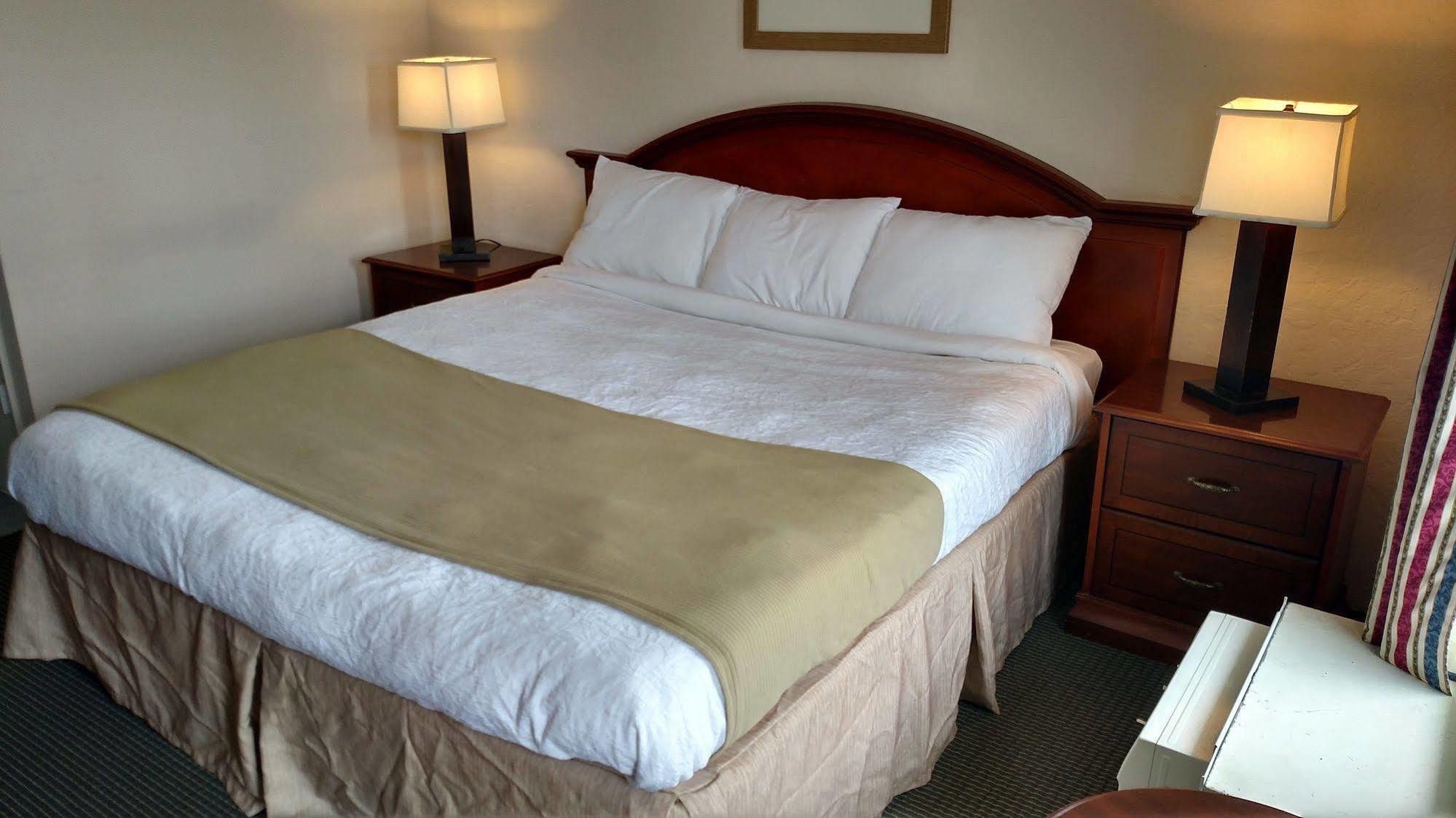 Hope Inn Lenox 외부 사진