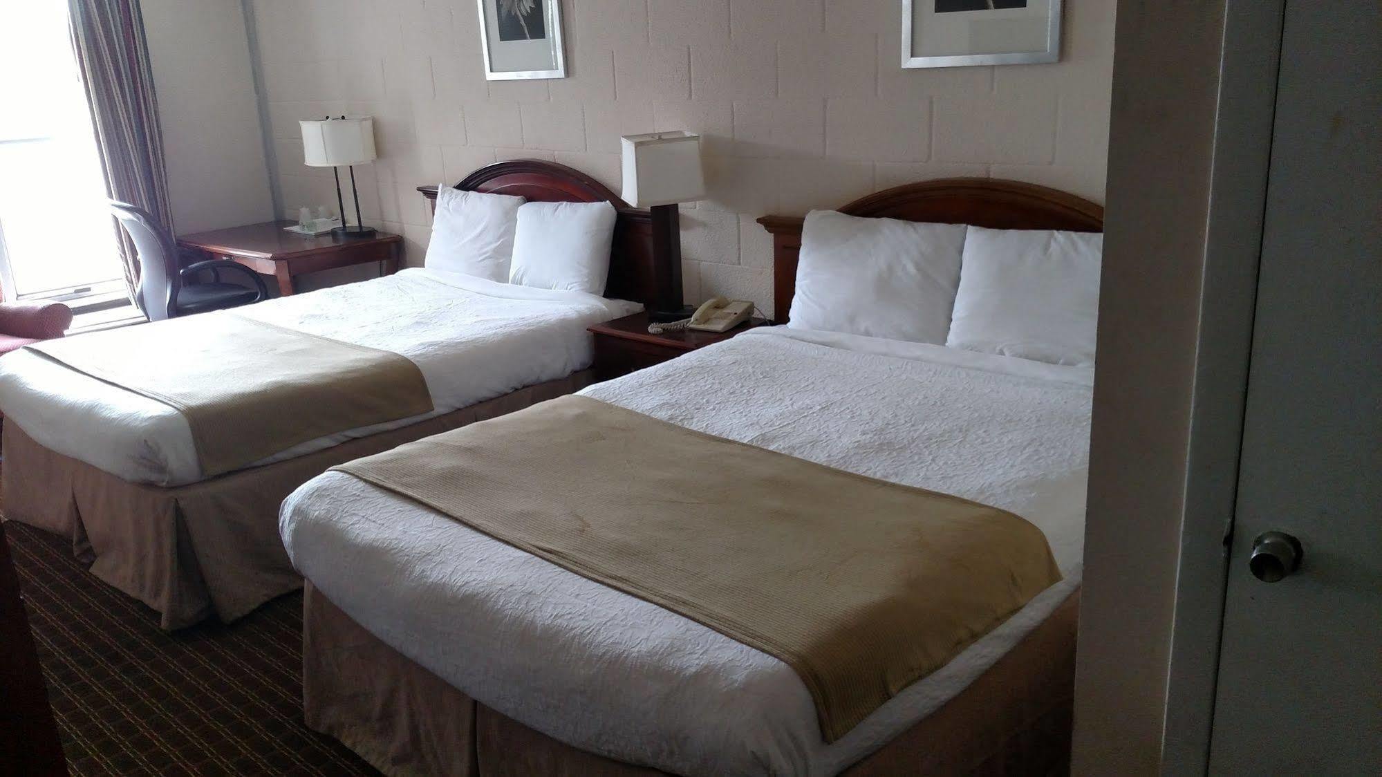 Hope Inn Lenox 외부 사진